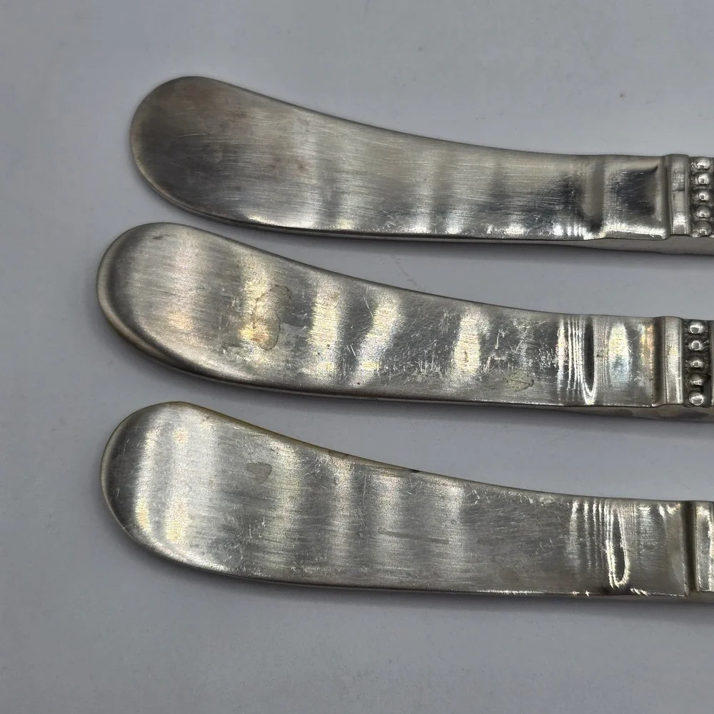 Bombay Baroque Pate Appetizer Set 3 Knives Mother of Pearl Shell Habdles